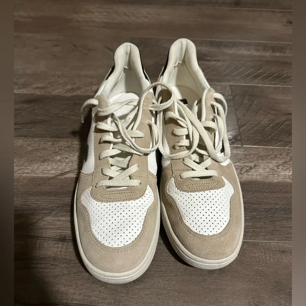 Veja V-10 Leather White Black Sahara EU 47 12.5